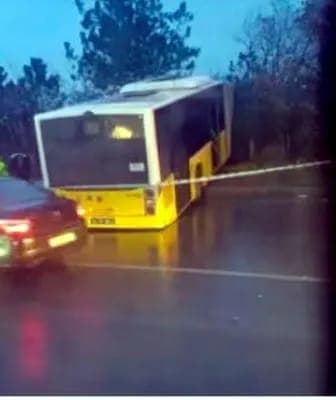 KONTRODEN ÇIKAN İETT OTOBÜSÜ ORMANLIK ALANA DALDI