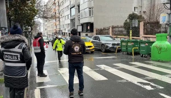 İSTANBUL'DA OKULLARDA SIKI DENETİM YAPILDI